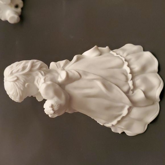 Girl shushing baby dept 56 - Picture 3 of 7